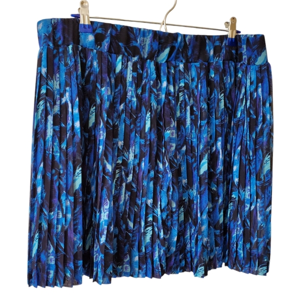 New York & Company Blue & Black Accordian Pleated Short Skirt Size XL Pre-Owned - Picture 2 of 10